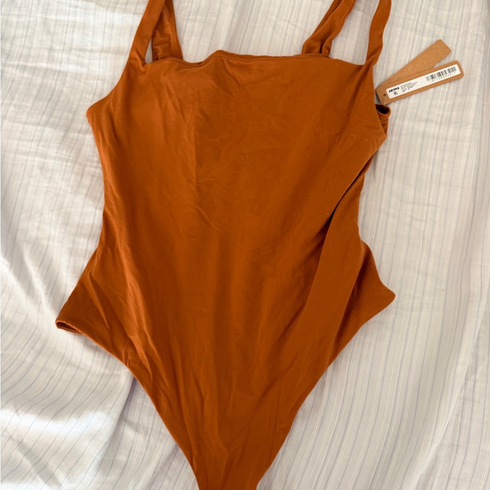 NWT SKIMS M Bodysuit